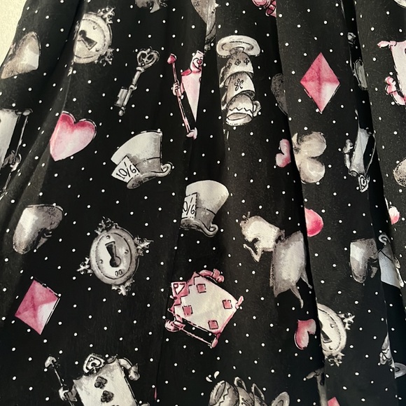 Disney Skirt (Alice In Wonderland ). - Picture 4 of 8